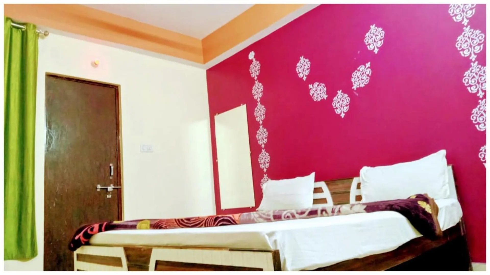 ****  Hotel Shivay # Guest House Near Kashi Vishwanath Temple - Best Budget Guest House In Варанаси Индия