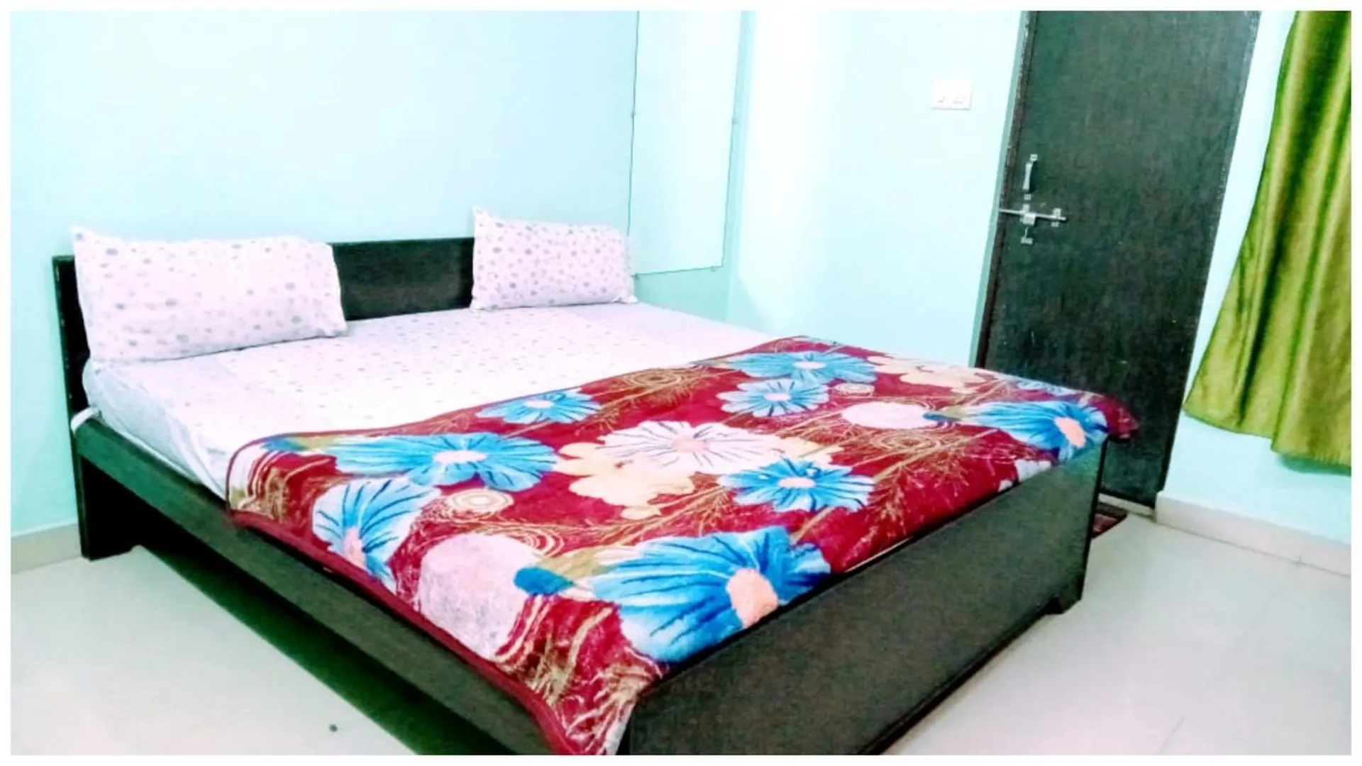 Hotel Shivay # Guest House Near Kashi Vishwanath Temple - Best Budget Guest House In Варанаси