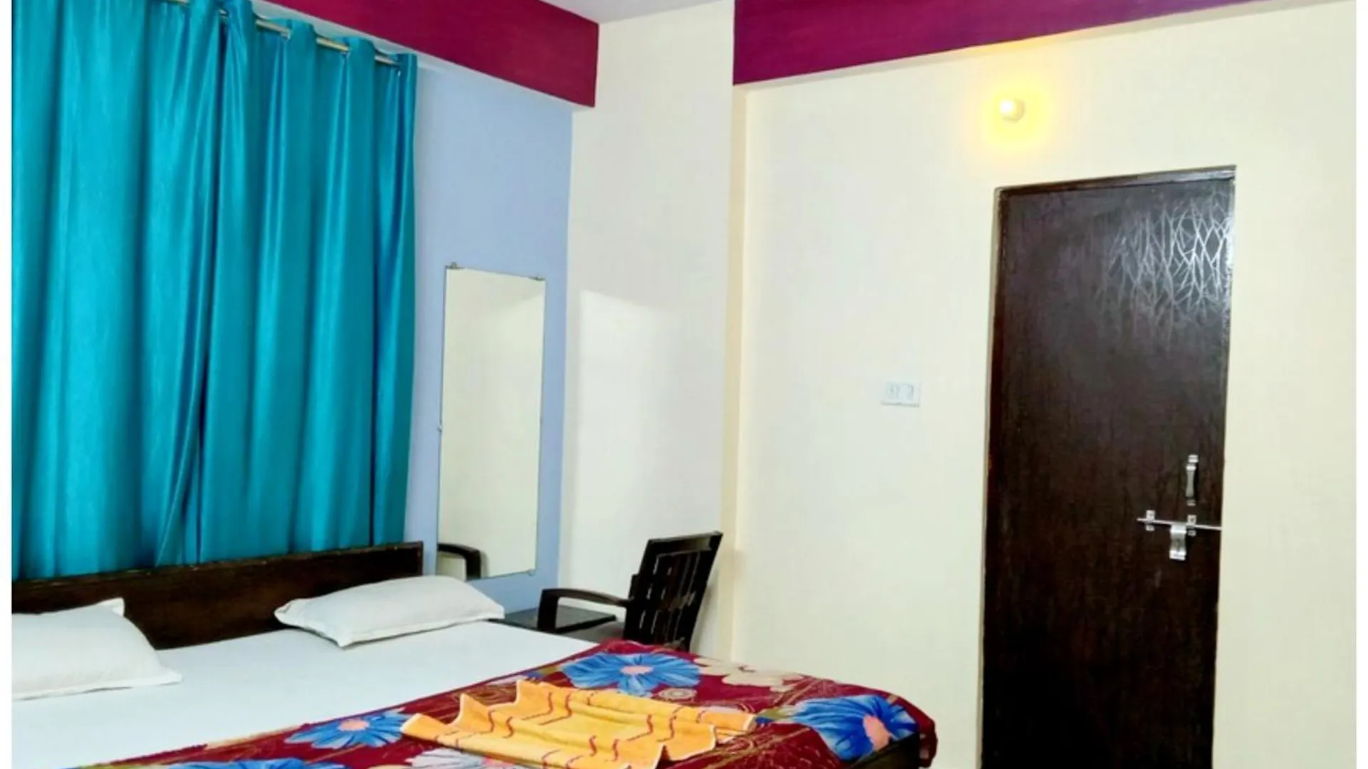 Hotel Shivay # Guest House Near Kashi Vishwanath Temple - Best Budget Guest House In Варанаси Индия