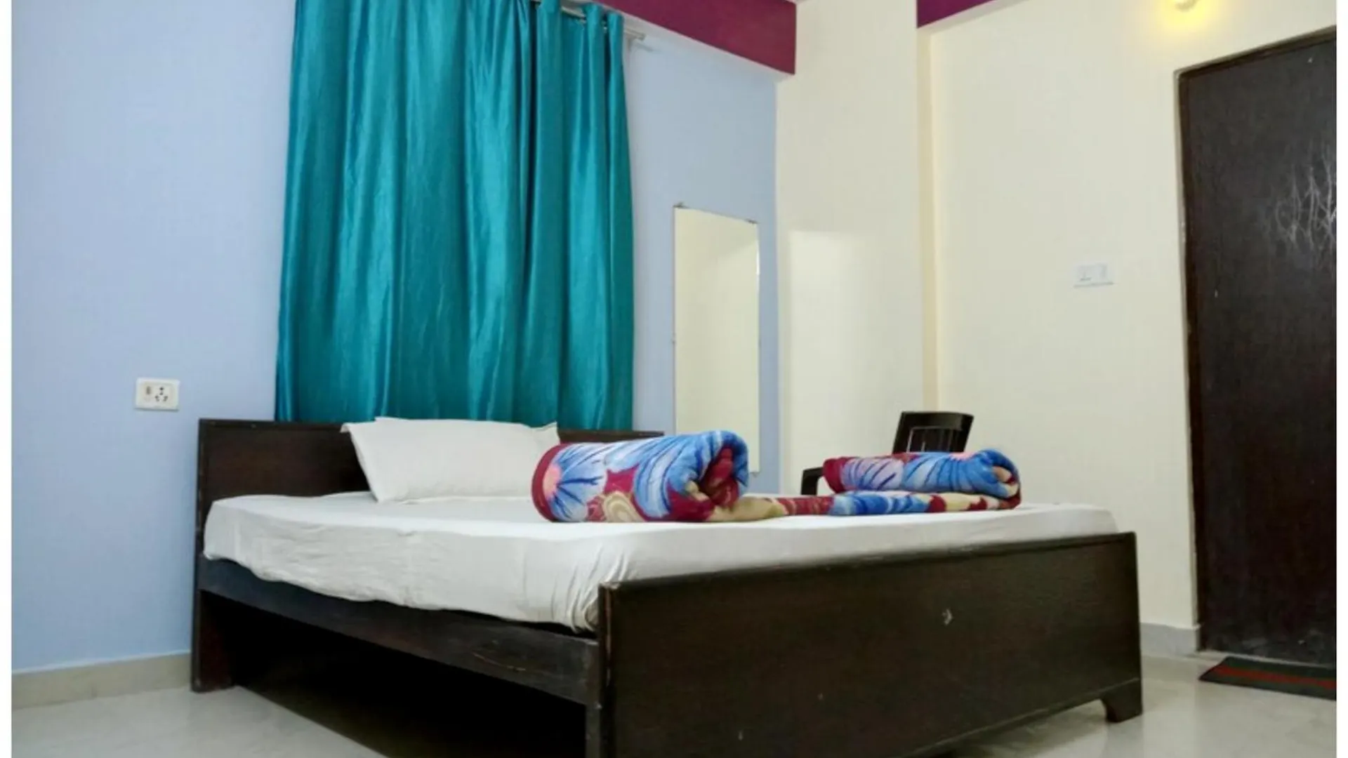 Hotel Shivay # Guest House Near Kashi Vishwanath Temple - Best Budget Guest House In Варанаси 4*,