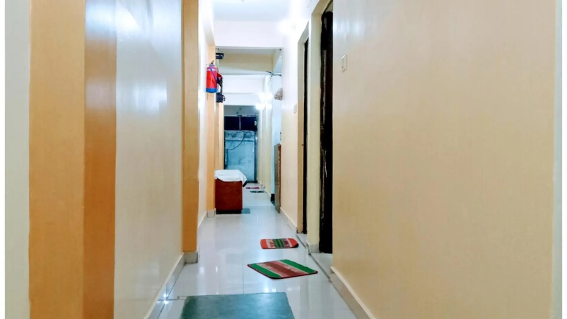 Hotel Shivay # Guest House Near Kashi Vishwanath Temple - Best Budget Guest House In Варанаси